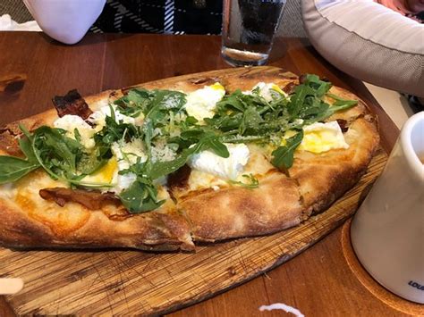 Blue Dog Bakery & Cafe