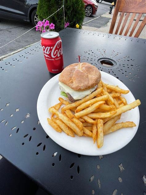 Harry’s All American Breakfast Restaurant in Boston