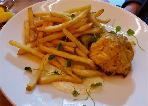 Cunningham's Cafe & Bakery