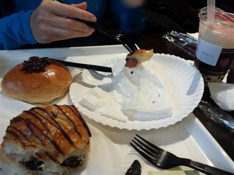 Sweet Hut Bakery & Cafe