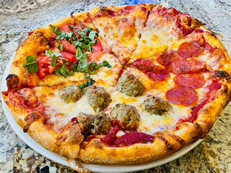 Luisa's Restaurant Wine Bar Since 1959