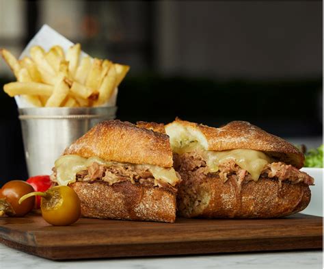 3 Arts Club Cafe at RH Chicago