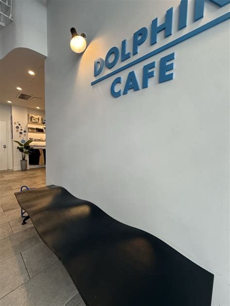 Dolphin Cafe