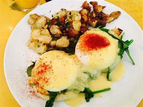 Honey Honey Cafe & Crepery