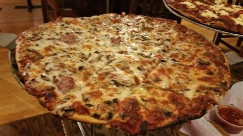 Lefty's Chicago Pizzeria
