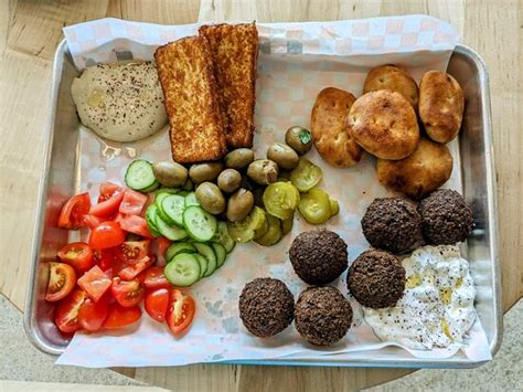 Baba's Hummus House & Mana'eesh Bakery