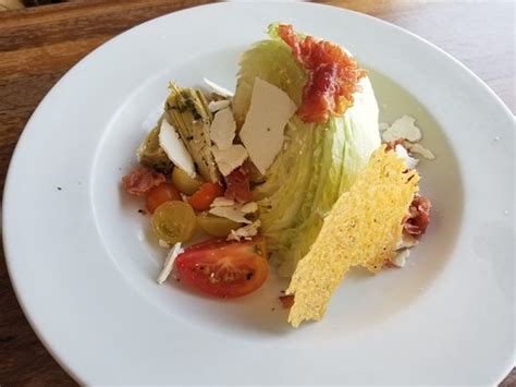 RoVino Restaurant + Bar