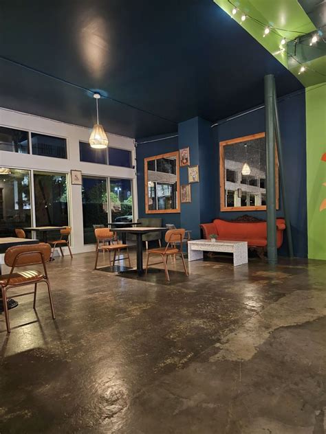 Aquila Bistro & Cafe