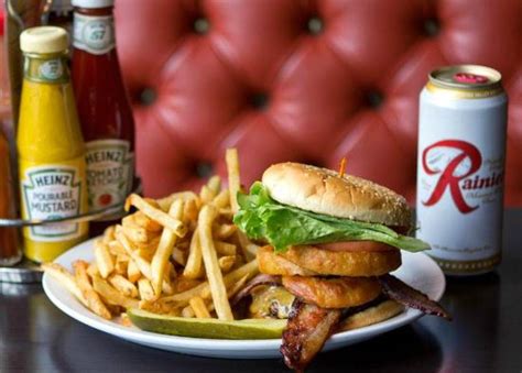 Lost Lake Cafe & Lounge