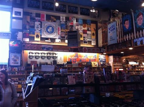 Easy Street Records & Cafe