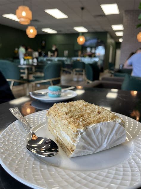 Krem Bakery and Cafe