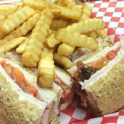 Shaw's Patio Bar & Grill