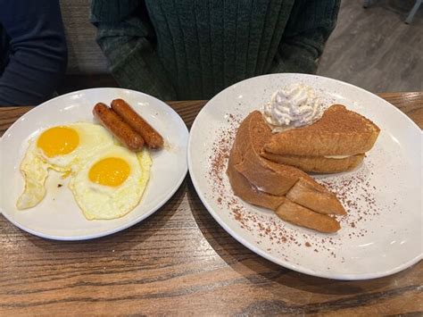 Another Broken Egg Cafe