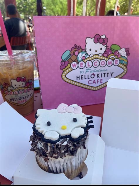 Hello Kitty Cafe