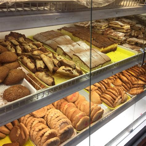 El Guanaco Bakery y Café