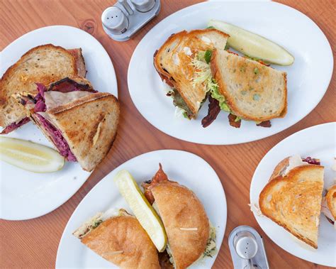 Braeda Fresh Express Café