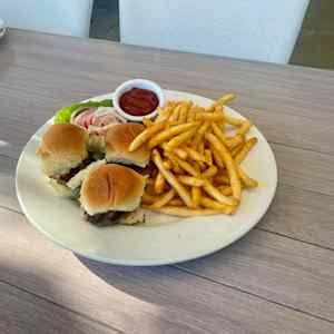 Sammy's Restaurant & Bar