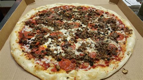 Richie B's Pizza, Subs & Salads