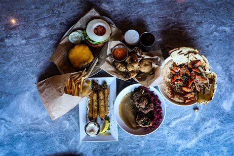 Metropolitan NY Pizza+Burgers+Cocktails