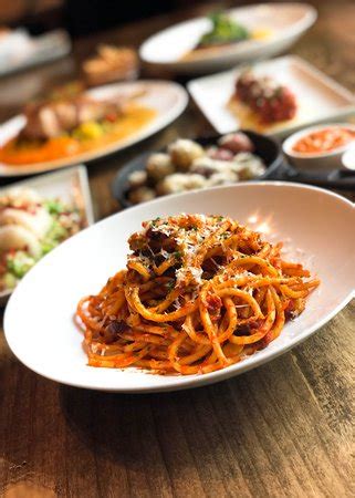 204 North Kitchen & Cocktails