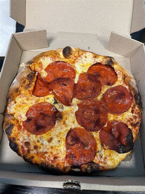 El Hornito Wood-Fired Pizza