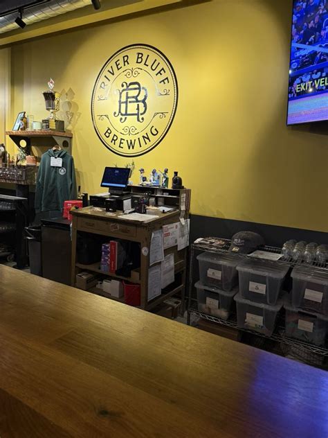 Jimmy B's Pizza & Wings at River Bluff Brewing