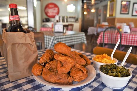 Gus's World Famous Fried Chicken