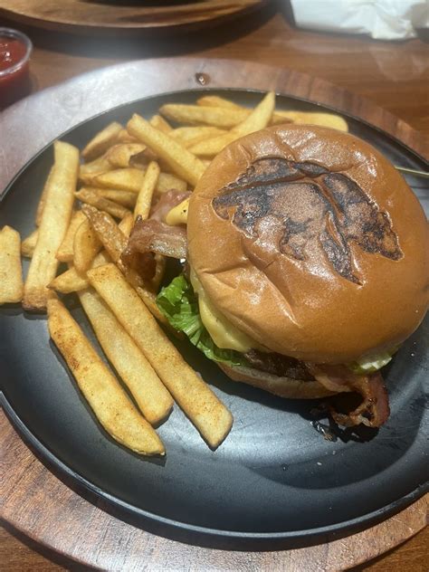 Alaskan Burger & Brew