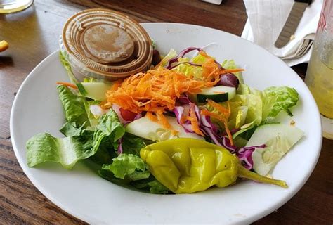 Desantis Pizza Grill & Bar