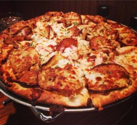 Boombozz Pizza & Watch Bar - Louisville Highlands