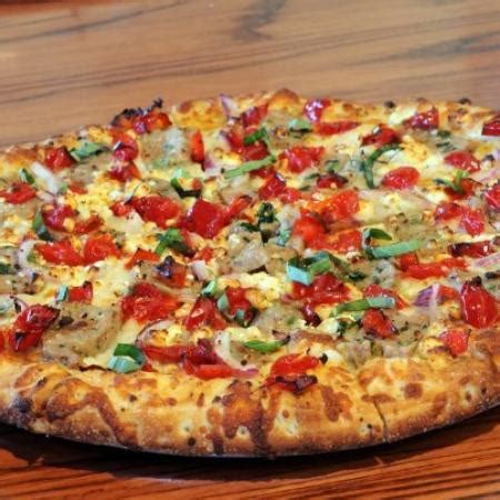 BoomBozz Pizza & Watch Bar