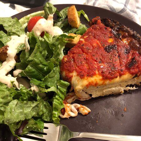 Pequod's Pizza