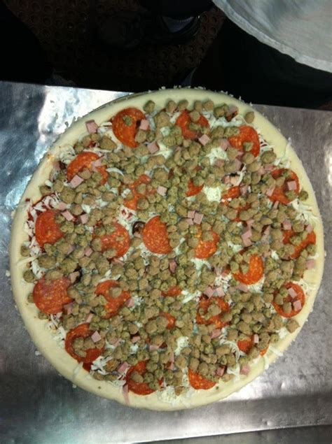 Knolla's Pizza | East