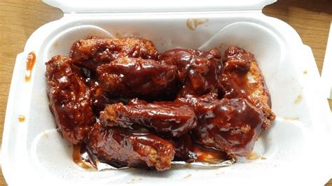 Aunt Polly's Pizza, Ribs & Chicken