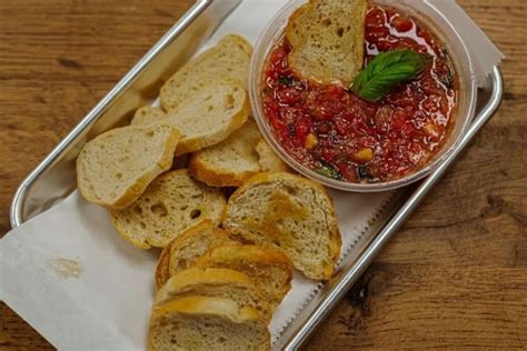 The Compound: Papi's Pizza & Brixton BBQ