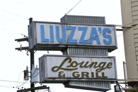 Liuzza's Restaurant & Bar