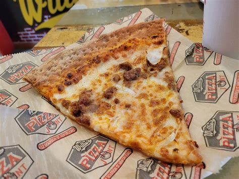 Willie’s pizza Joint