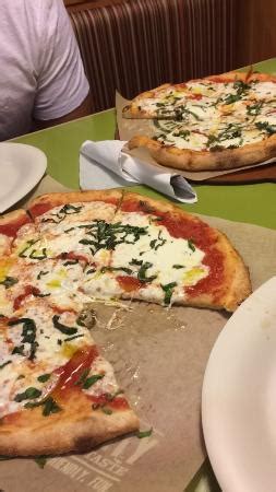 Flippers Pizza - Dr. Phillips