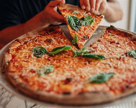 Eleventh Street Pizza – Downtown Miami