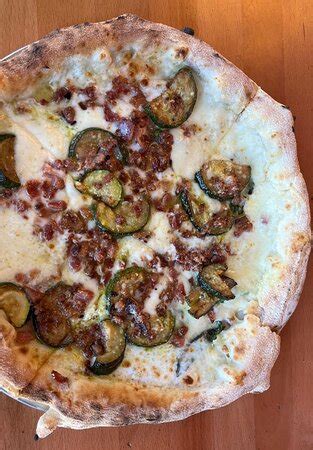 Pummarola Pizzeria Napoletana