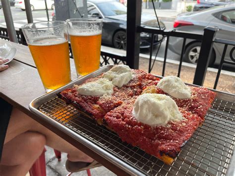Red Light Bar & Detroit Pizza