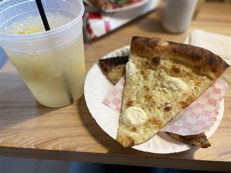 Andy's Pizza Old Town