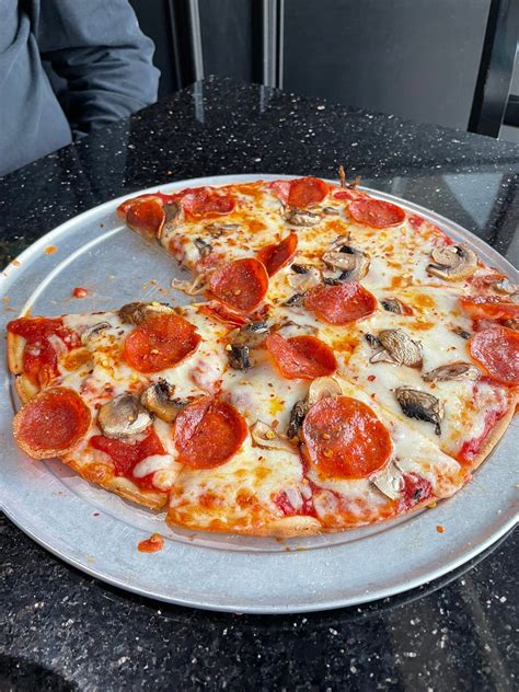 Andrew's American Pizza Kitchen