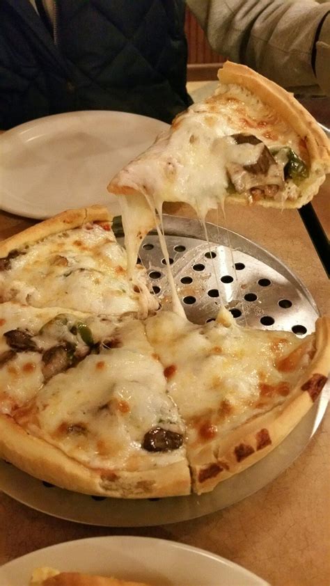 Delfino's Chicago Style Pizza