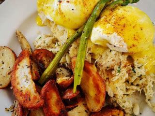 The Bee and The Biscuit