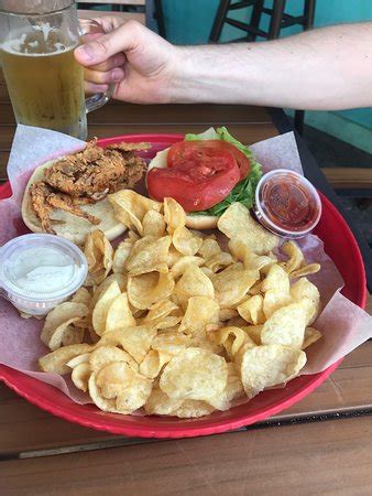 Harpoon Larry's Oyster Bar