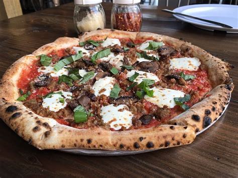 Pizaro's Pizza Napoletana