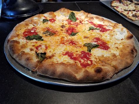 Olivella's Pizza and Wine