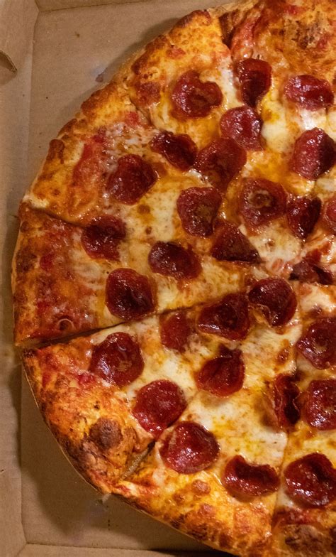 Uptown Kitchen Pizza & Wings