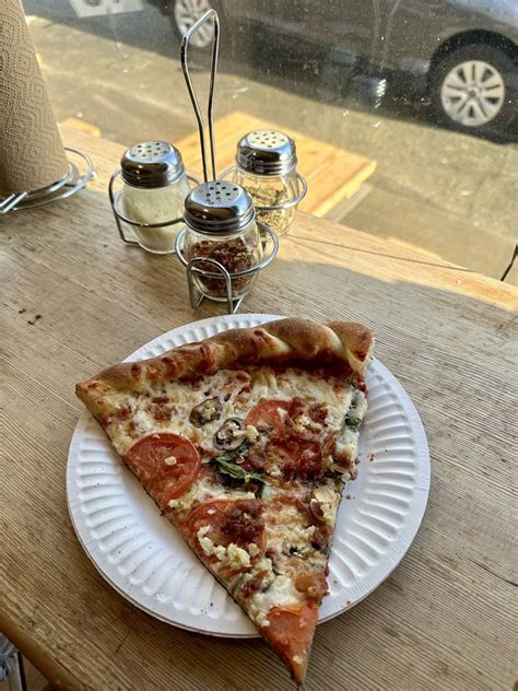 Blind Onion Pizza & Pub - Belmont